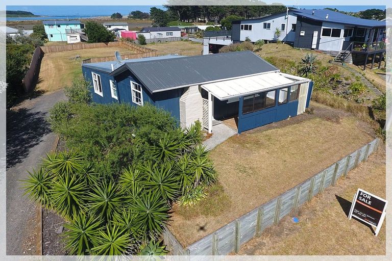 Photo of property in 120 Seabury Avenue, Foxton Beach, Foxton, 4815