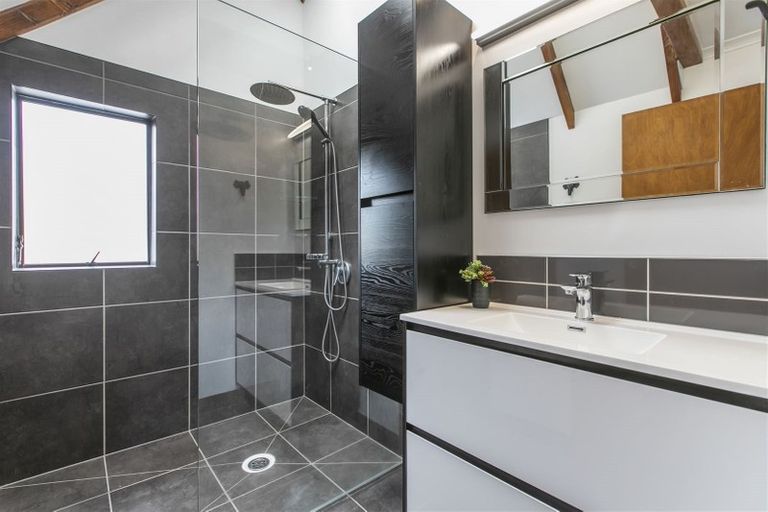 Photo of property in 158 Luckens Road, West Harbour, Auckland, 0618