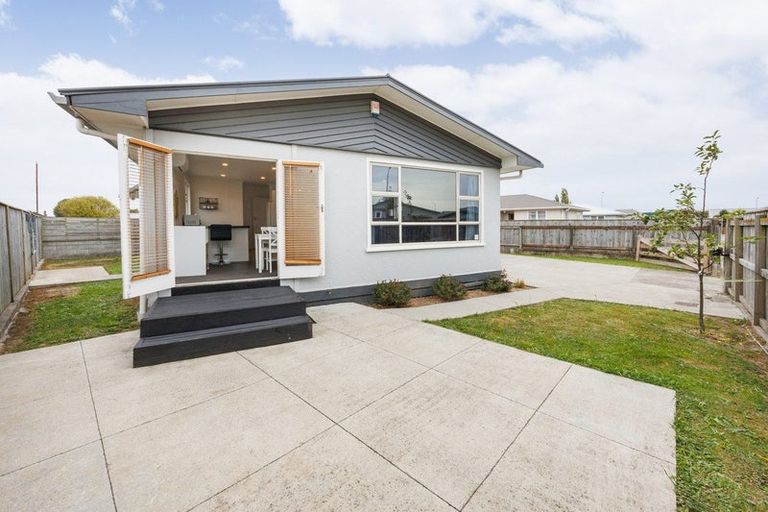 Photo of property in 6 Esk Street, Roslyn, Palmerston North, 4414