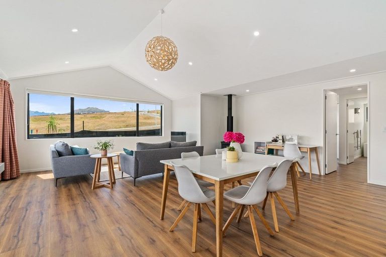 Photo of property in 64 Kirimoko Crescent, Wanaka, 9305
