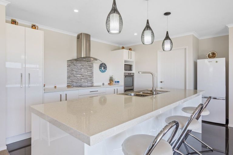 Photo of property in 10 Ta Paora Drive, Bell Block, New Plymouth, 4312