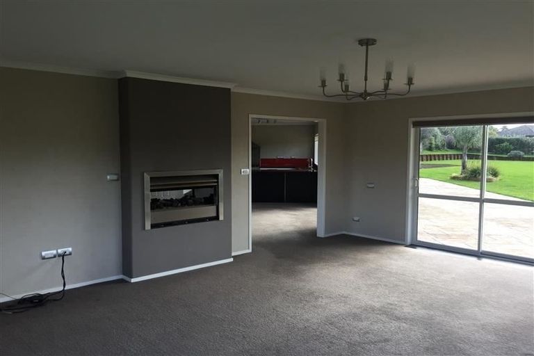 Photo of property in 11 Kendallvale Drive, Waiuku, 2123