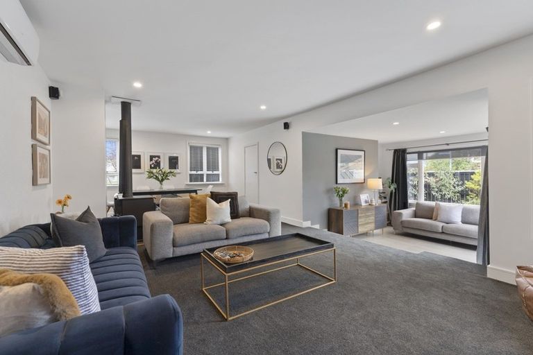 Photo of property in 43 Dunedin Street, Redwood, Christchurch, 8051