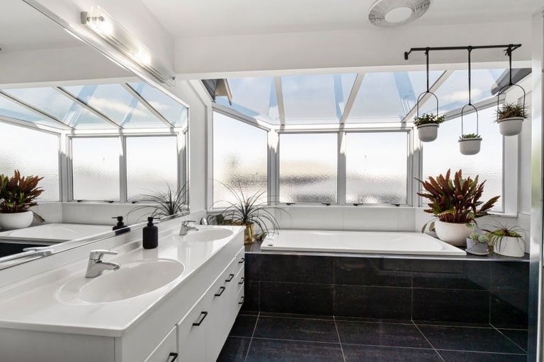 Photo of property in 7a Gordon Road, Mount Maunganui, 3116