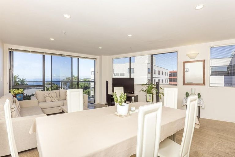 Photo of property in Mon Desir Apartments, 5/175g Hurstmere Road, Takapuna, Auckland, 0622