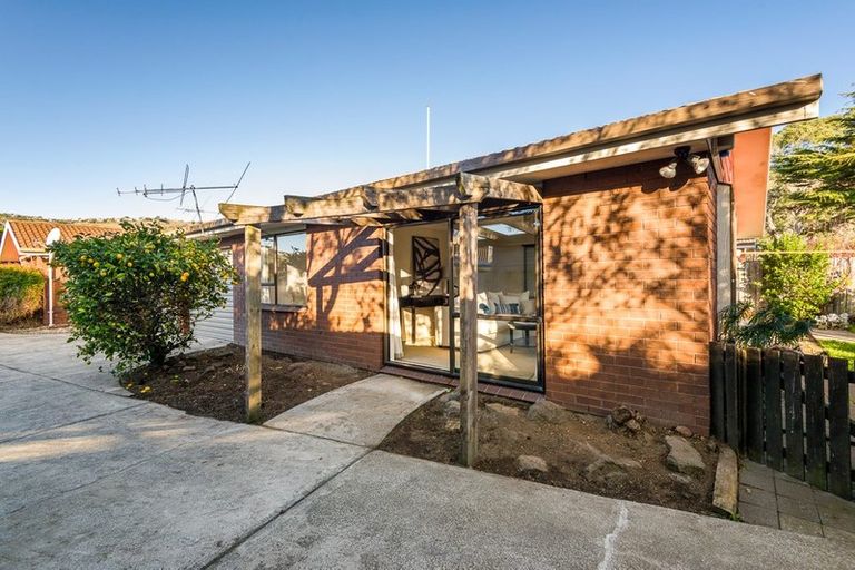 Photo of property in 1/26 Mauger Drive, Heathcote Valley, Christchurch, 8022