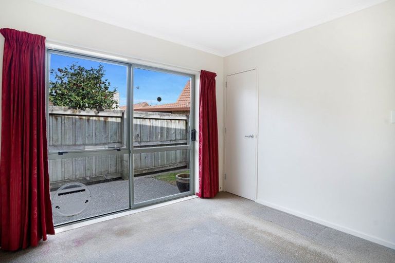 Photo of property in Holdsworth Villas, 46/2 William Donald Drive, Solway, Masterton, 5810