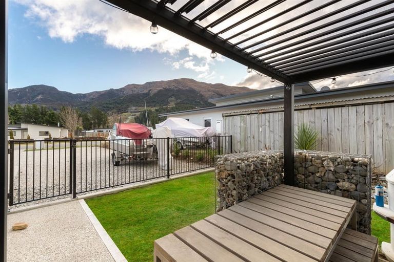 Photo of property in 9 Little Maude Drive, Lake Hawea, Wanaka, 9382