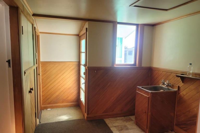 Photo of property in 210 Powderham Street, New Plymouth, 4310