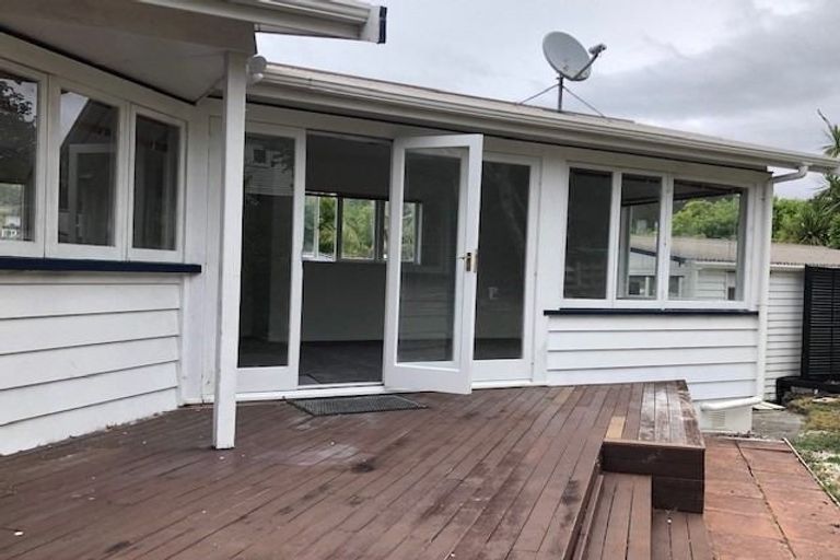 Photo of property in 10 Macnay Way, Murrays Bay, Auckland, 0630