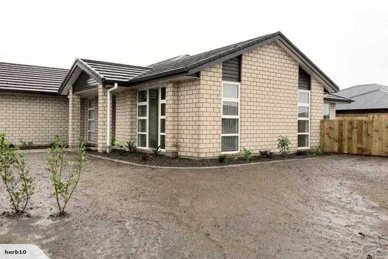 Photo of property in 1 Cupples Street, Papamoa Beach, Papamoa, 3118