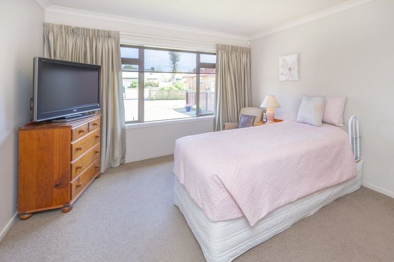Photo of property in 14 Gilligan Close, College Estate, Whanganui, 4500