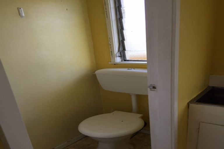 Photo of property in 30 Brixham Way, Newtown, Wellington, 6021