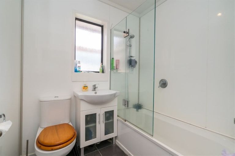 Photo of property in 11 Waldron Crescent, Green Island, Dunedin, 9018