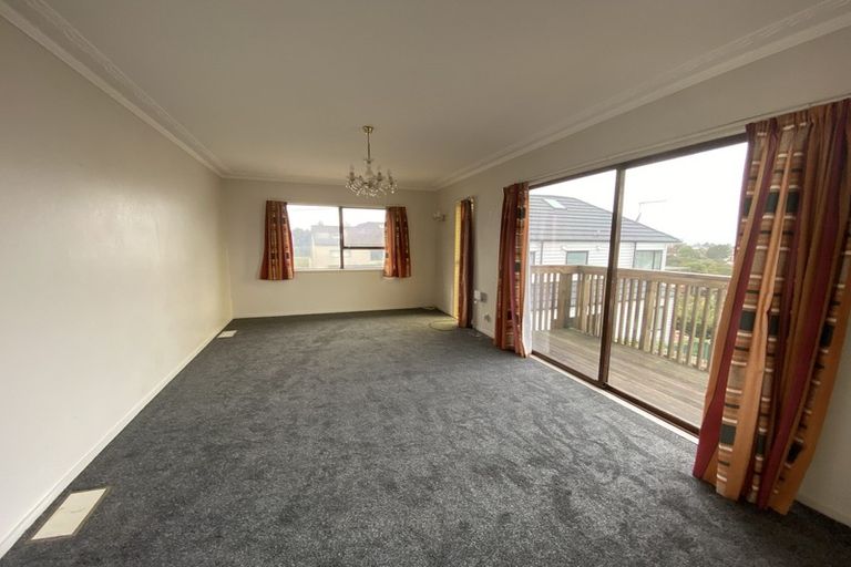 Photo of property in 2/22 Tui Glen Road, Birkenhead, Auckland, 0626