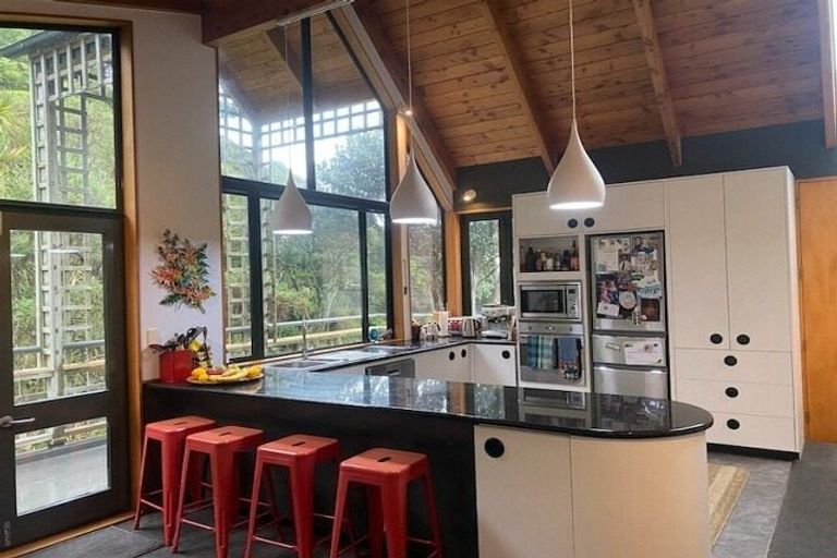 Photo of property in 14 Marama Terrace, Eastbourne, Lower Hutt, 5013