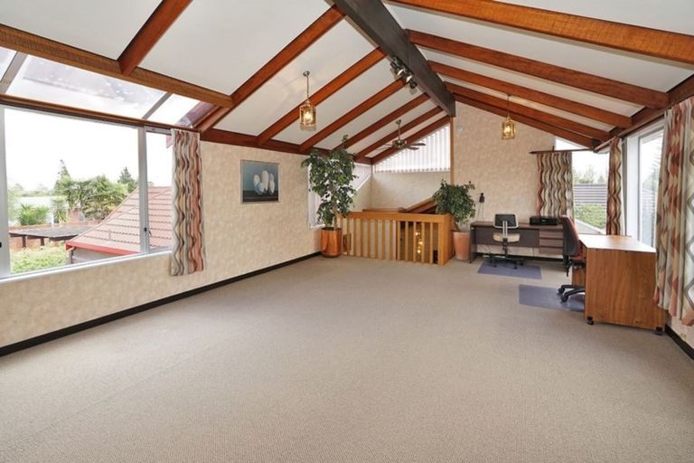 Photo of property in 72 Braid Road, St Andrews, Hamilton, 3200