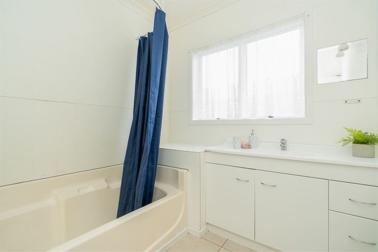 Photo of property in 337 Cambridge Road, Hillcrest, Hamilton, 3216