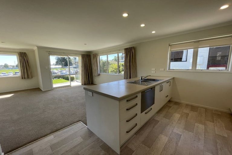 Photo of property in 450 Devonport Road, Tauranga South, Tauranga, 3112