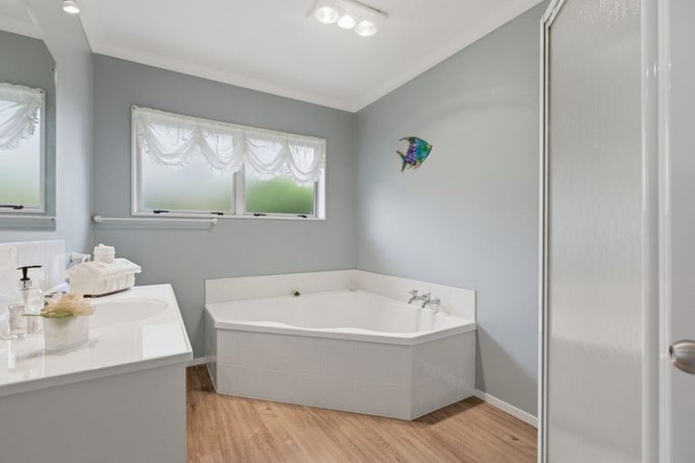 Photo of property in 94 Osprey Drive, Welcome Bay, Tauranga, 3112