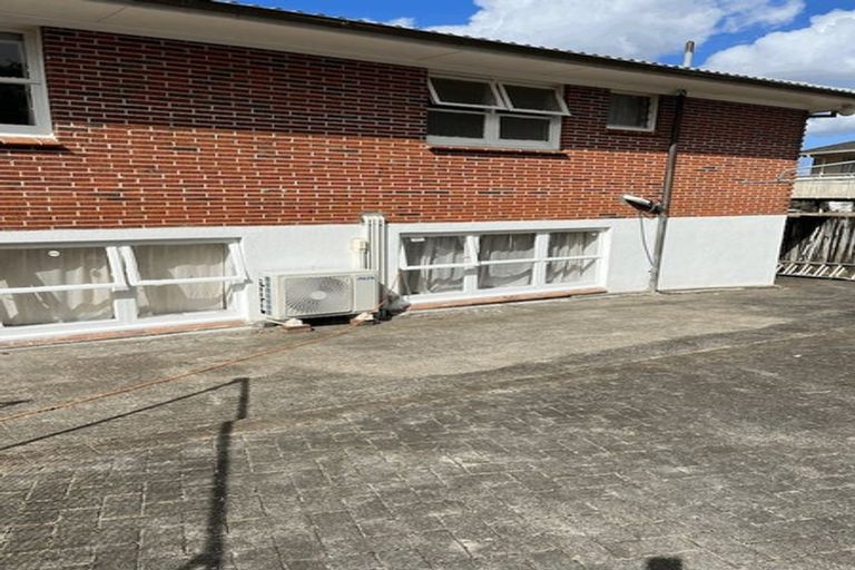 Photo of property in 12 Portadown Avenue, Pakuranga Heights, Auckland, 2010