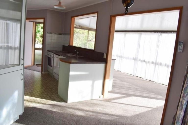 Photo of property in 63 Awaruku Road, Torbay, Auckland, 0630