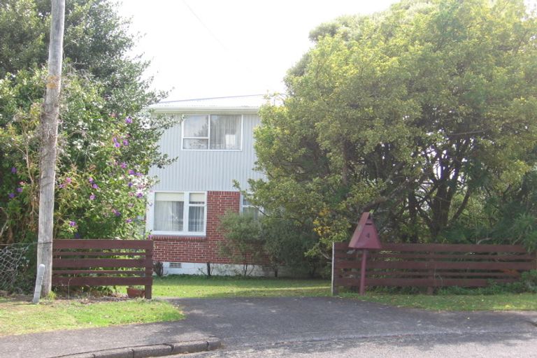 Photo of property in 4 Hurley Place, Kelston, Auckland, 0602