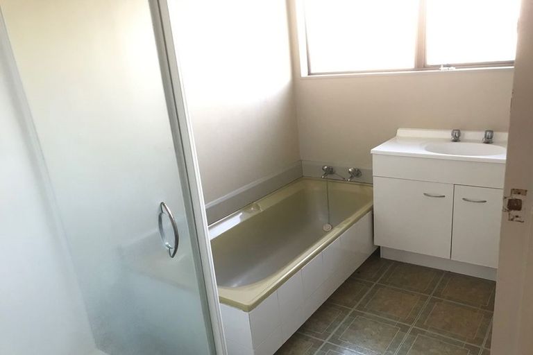 Photo of property in 9 Colonial Place, Kelvin Grove, Palmerston North, 4414