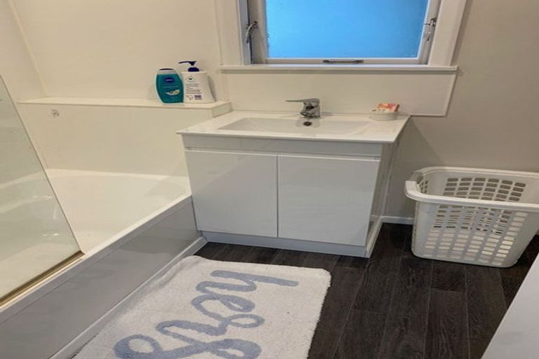 Photo of property in 131 Ruskin Road, Newlands, Wellington, 6037