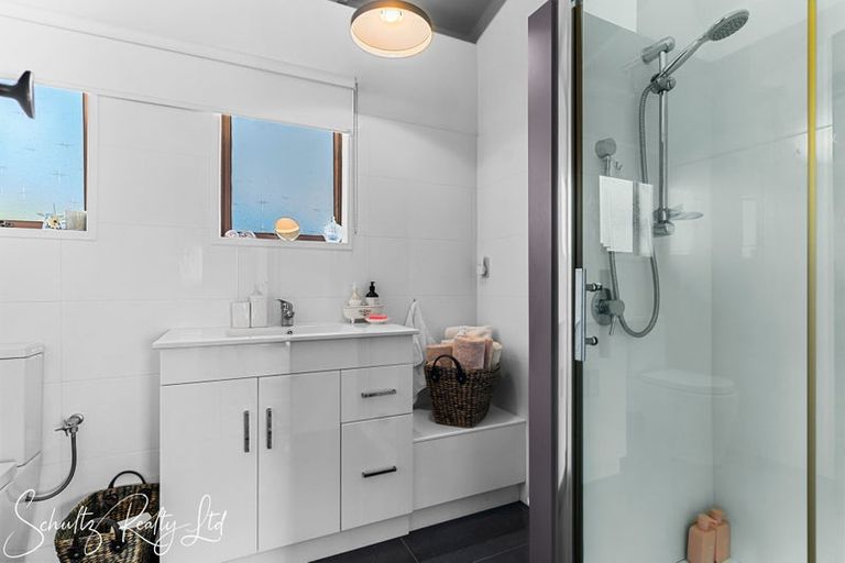 Photo of property in 9 Sandy Beach Road, Tinopai, Matakohe, 0593