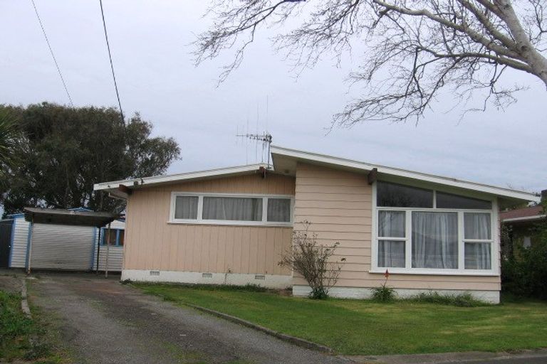 Photo of property in 23 Tararua Terrace, Cloverlea, Palmerston North, 4412