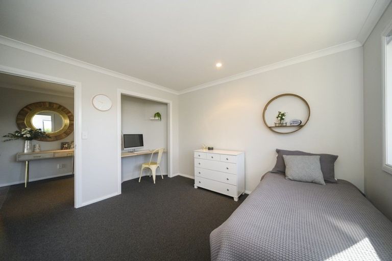 Photo of property in 25 Trump Place, Kelvin Grove, Palmerston North, 4414