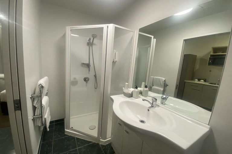 Photo of property in Atrium Towers, 5j/154 The Terrace, Wellington Central, Wellington, 6011