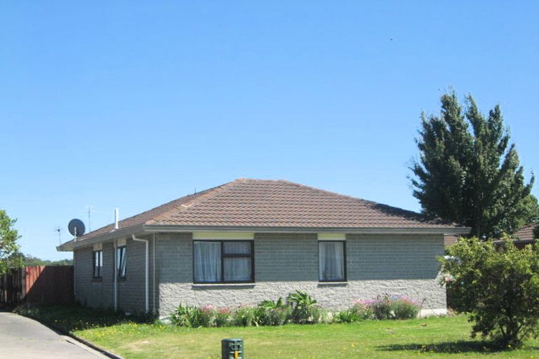 Photo of property in 33 Arcon Drive, Broomfield, Christchurch, 8042