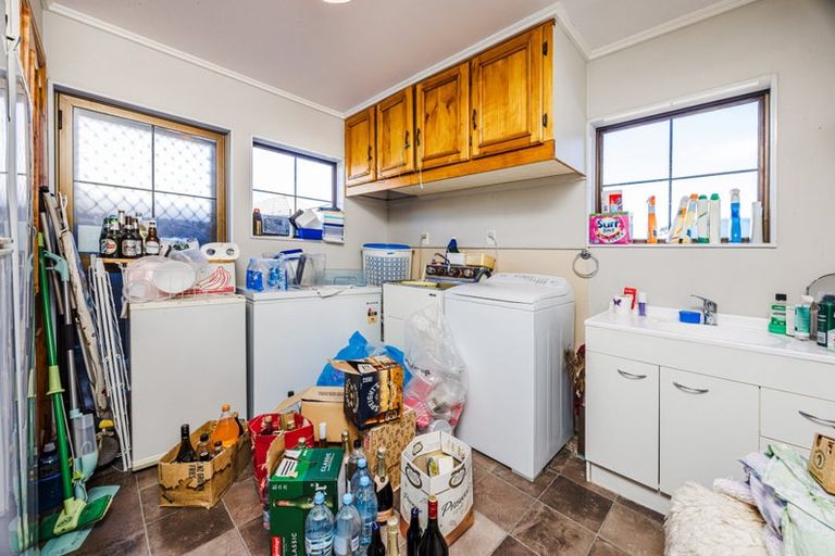 Photo of property in 9 Samara Place, Clendon Park, Auckland, 2103