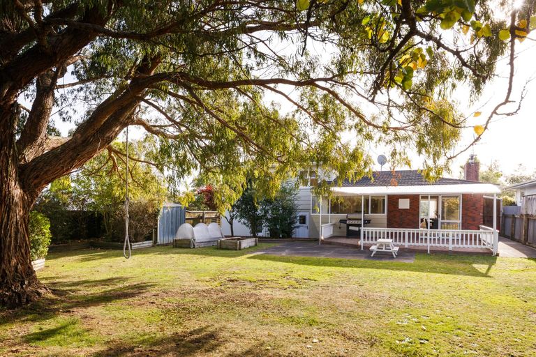 Photo of property in 77 Abraham Crescent, Milson, Palmerston North, 4414