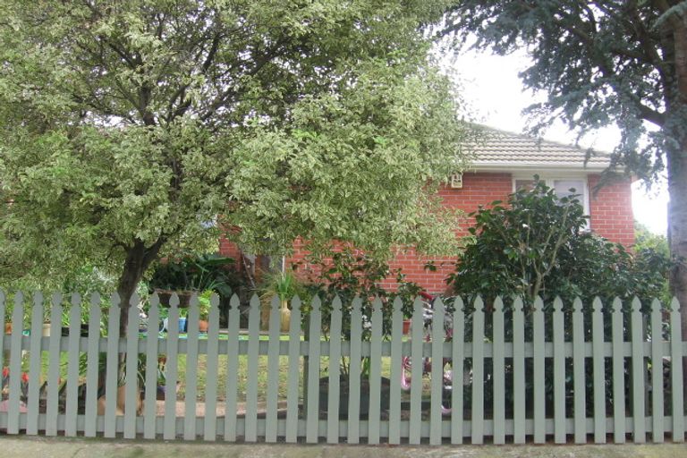 Photo of property in 15 Kupe Place, Highbury, Palmerston North, 4412