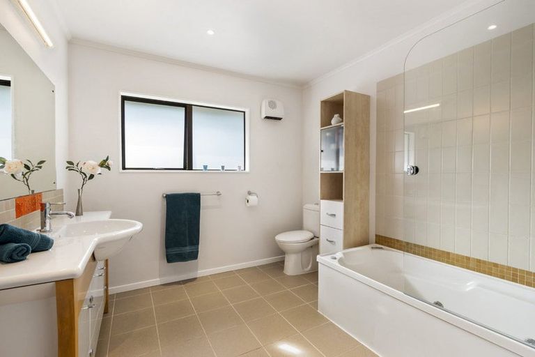 Photo of property in 8 Clayden Drive, Gulf Harbour, Whangaparaoa, 0930