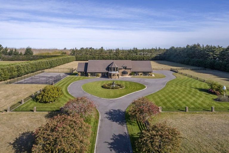 Photo of property in 635 Yaldhurst Road, Yaldhurst, Christchurch, 7676