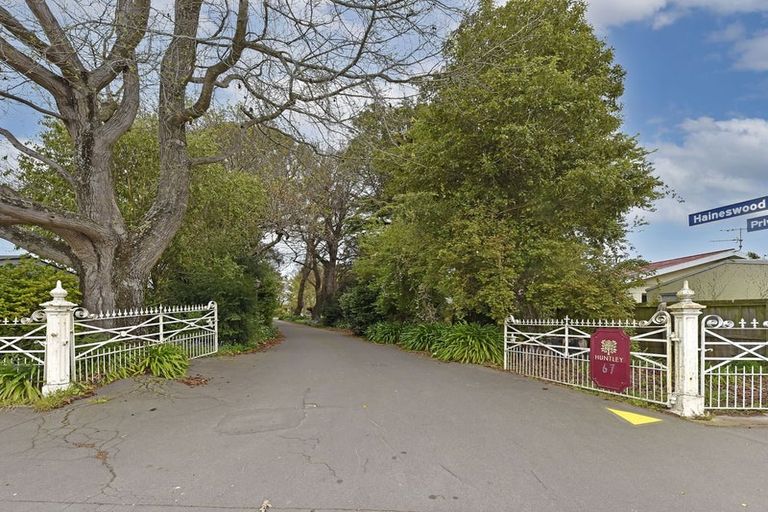 Photo of property in 8 Haineswood Lane, Sockburn, Christchurch, 8042