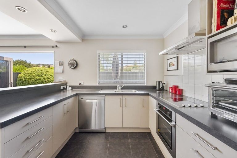 Photo of property in 19a Hammond Road, Taradale, Napier, 4112