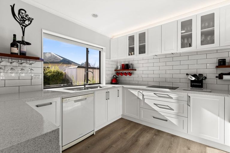 Photo of property in 17 Alderney Close, Taradale, Napier, 4112