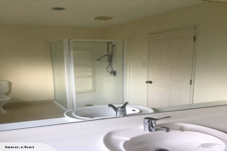 Photo of property in 2/22 Spencer Road, Pinehill, Auckland, 0632