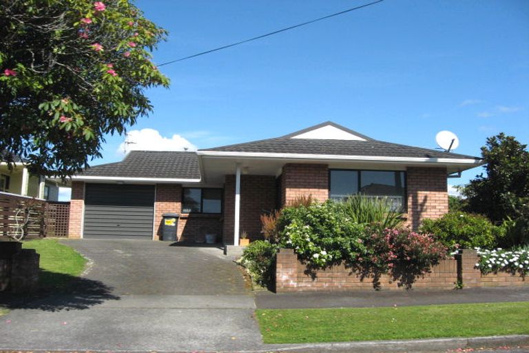 Photo of property in 1 Plympton Street, Brooklands, New Plymouth, 4310