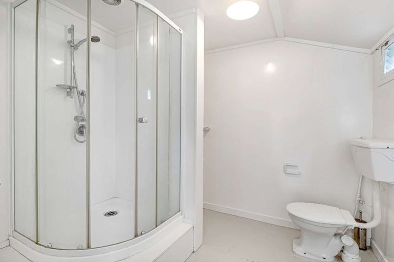 Photo of property in 21 Edgeware Road, Palmerston North, 4410