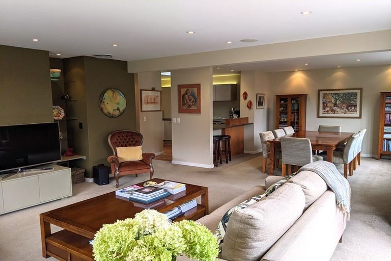 Photo of property in 24 Augusta Street, Redcliffs, Christchurch, 8081