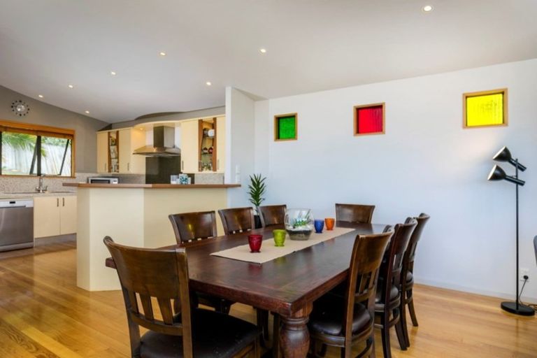 Photo of property in 64 Kate Sheppard Avenue, Torbay, Auckland, 0630