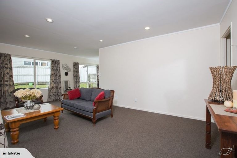 Photo of property in 11 Rosemead Place, Randwick Park, Auckland, 2105
