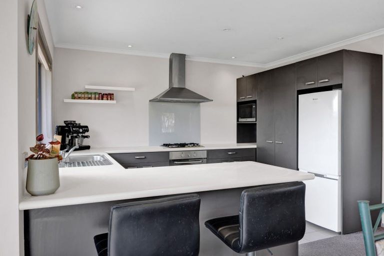 Photo of property in 5a James Drive, Bell Block, New Plymouth, 4312