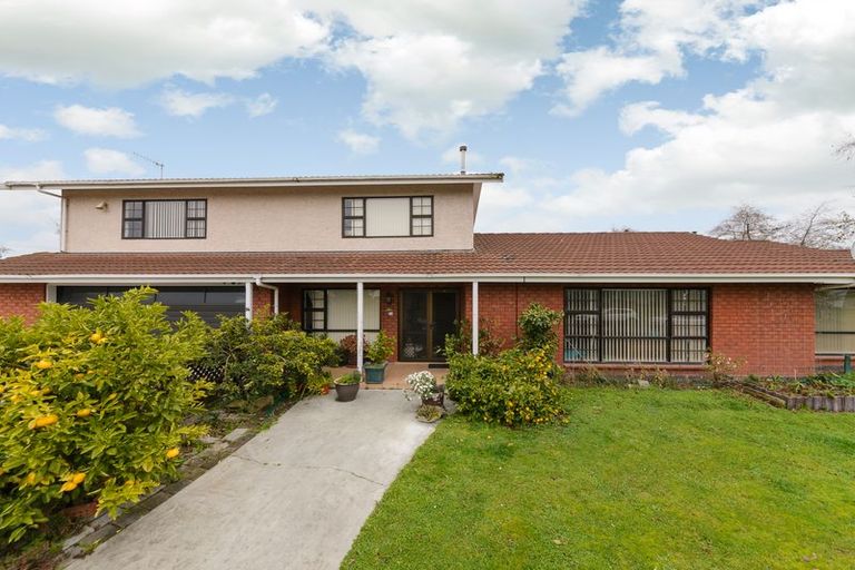 Photo of property in 14 Peter Hall Drive, Kelvin Grove, Palmerston North, 4414